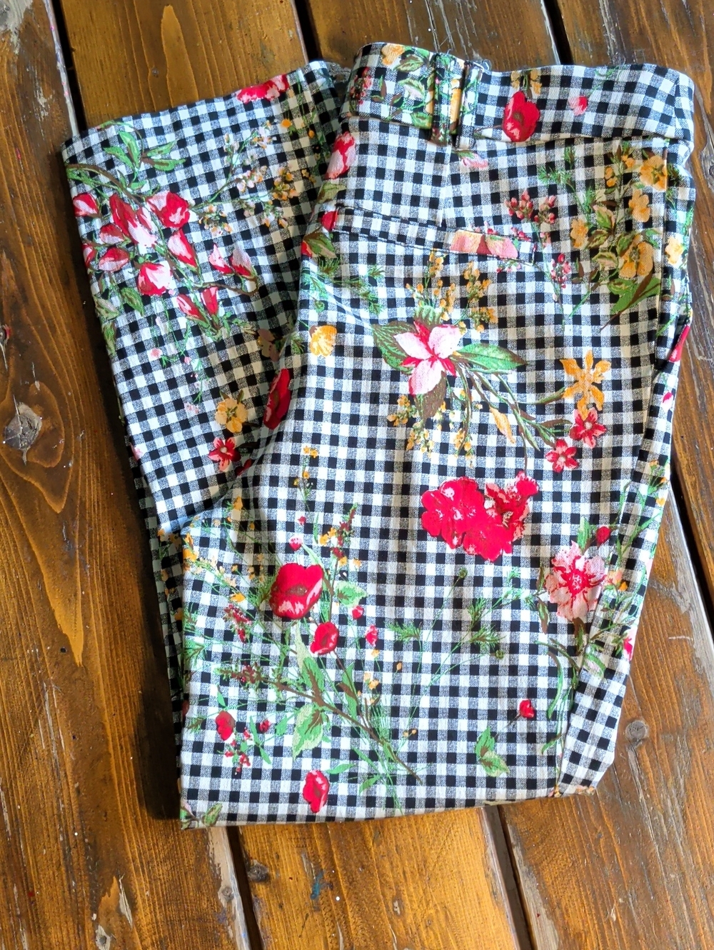 Jules & Leopold Black and White Gingham Floral Capris